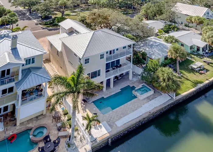 Holiday home Heated Pool And Fun At Ocean Shore Retreat *