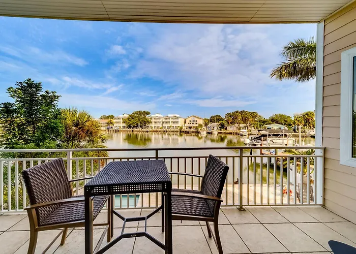 Heated Pool And Fun At Ocean Shore Retreat Holiday home Clearwater Beach