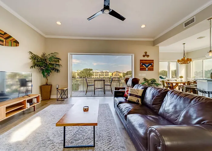 Heated Pool And Fun At Ocean Shore Retreat Holiday home Clearwater Beach