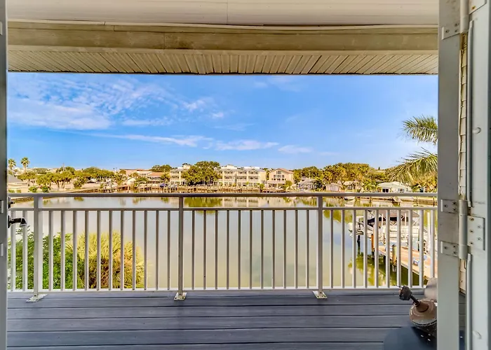 Heated Pool And Fun At Ocean Shore Retreat Holiday home *