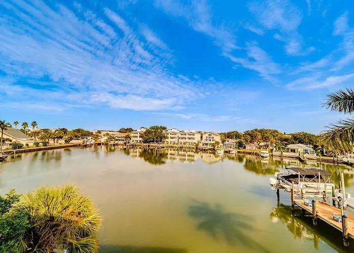 Heated Pool And Fun At Ocean Shore Retreat Hébergement de vacances