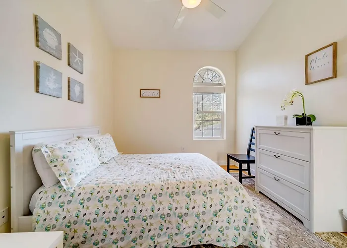 Holiday home Heated Pool And Fun At Ocean Shore Retreat