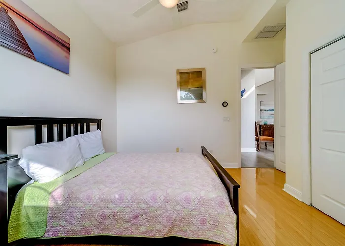 Holiday home Heated Pool And Fun At Ocean Shore Retreat