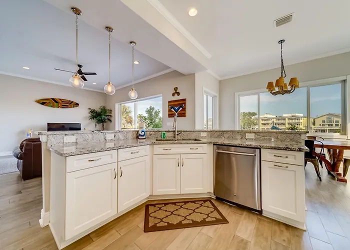 Holiday home Heated Pool And Fun At Ocean Shore Retreat Clearwater Beach