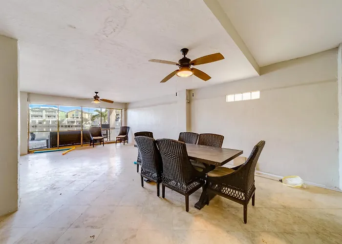 Heated Pool And Fun At Ocean Shore Retreat Holiday home *