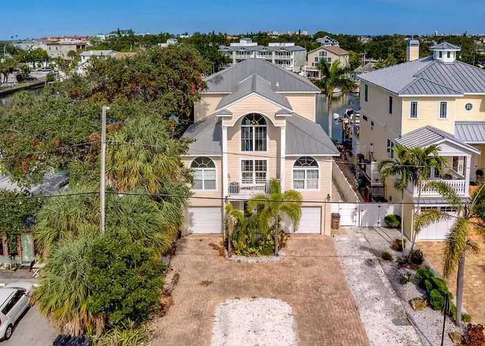 Holiday home Heated Pool And Fun At Ocean Shore Retreat Clearwater Beach
